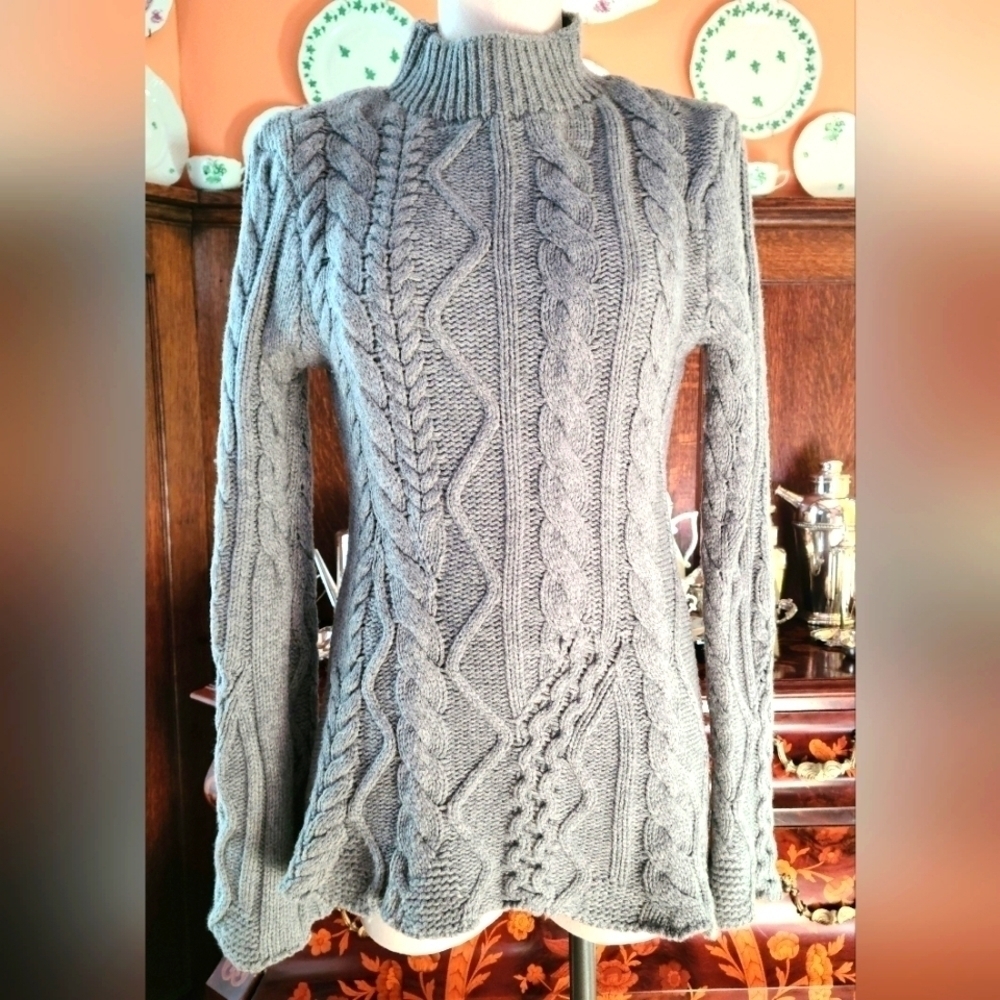 Tabula Rasa 100% Merino Wool Gray Chunky Cable Knit Sweater